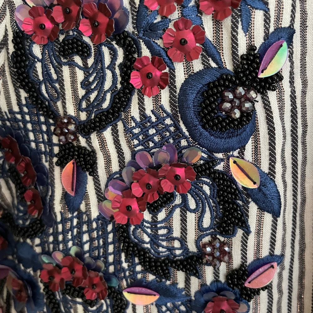 Embroidered and beaded blouse - fun and festive - Picture 2 of 6